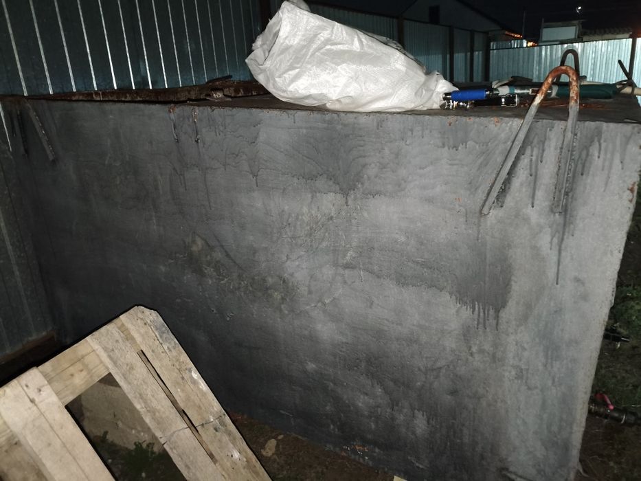 Металлическая емкость