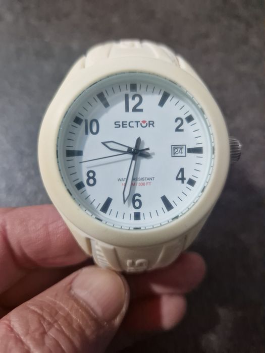 Ceas SECTOR curea silicon