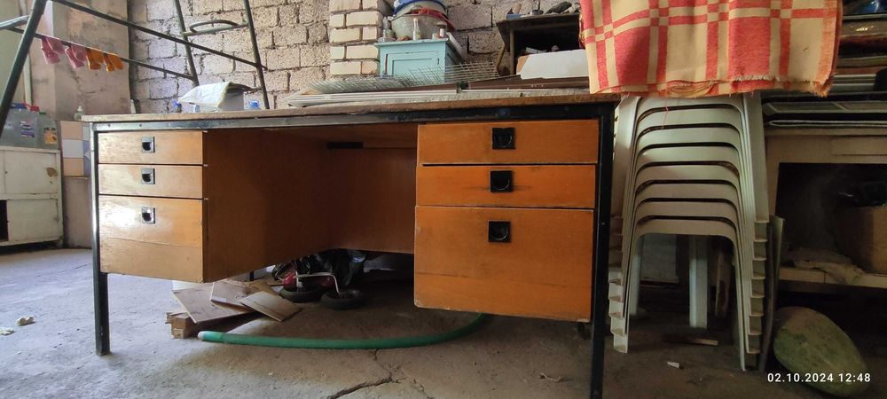 Продаюся два стола в прекрасном состоянии