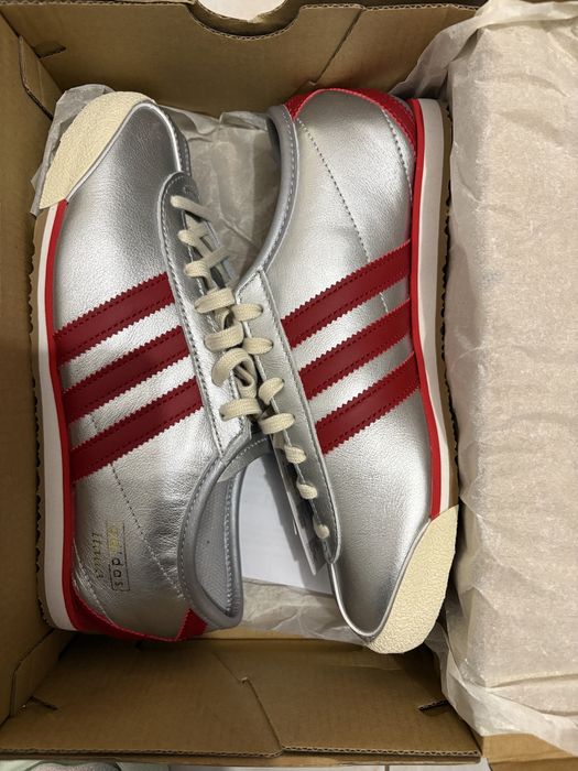 Чисто нови неносени Adidas Originals Italia 70s