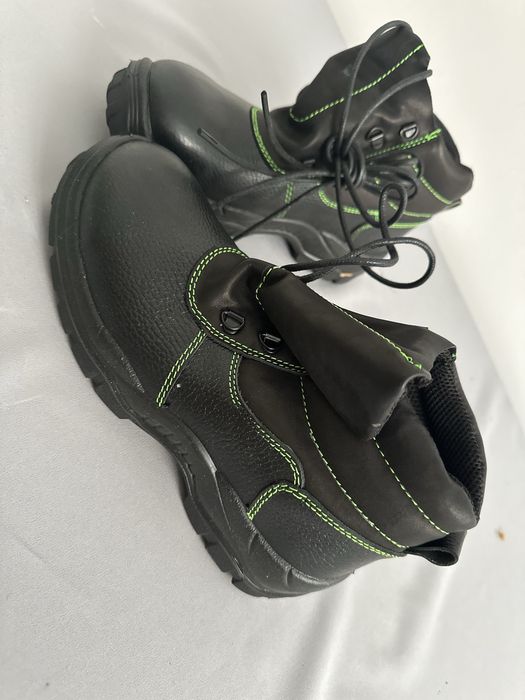 Продам спец. обувь