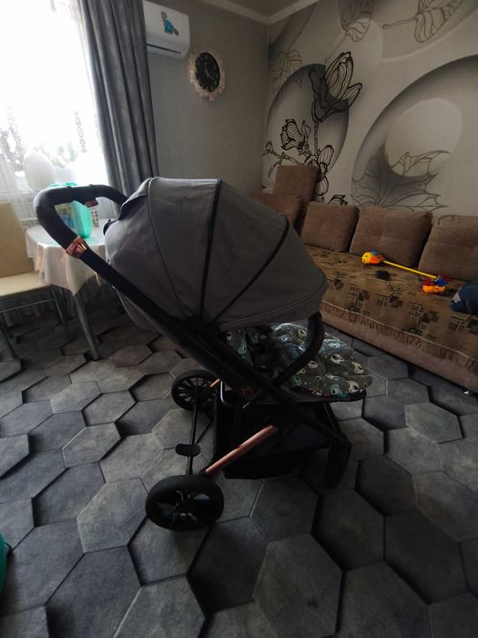 Продам коляску Ining Baby
