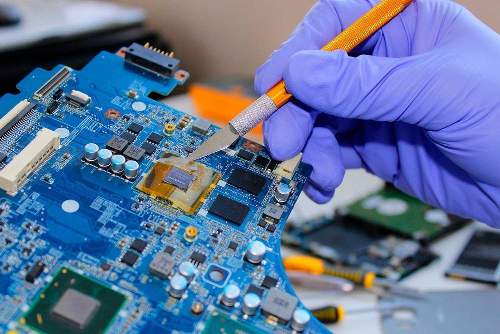 Сервиз и ремонт на лаптопи и десктоп компютри