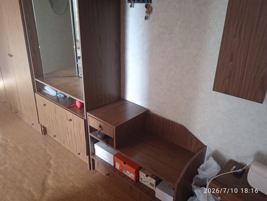 Продам гарнитур в прихожую