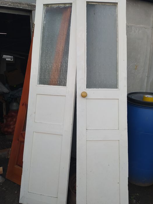 Продам двухстворчатые двери