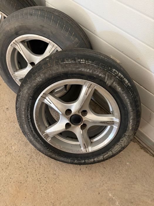 Продам шины с камплект 185/65 R14 86H (ВАЗ) Б/У