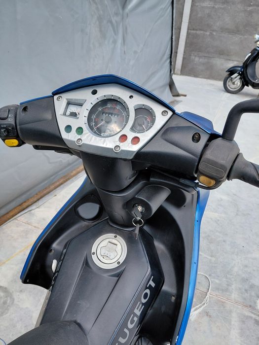 Scuter Peugeot Jet Force.