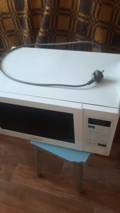 Продам микроволновку SAMSUNG