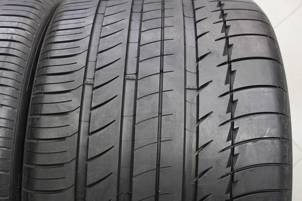 335/30-18 Michelin