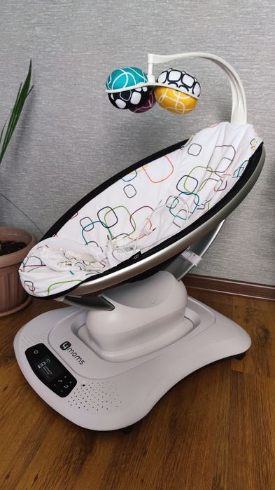 Кресло-качалка электронная 4moms mamaRoo 4.0
