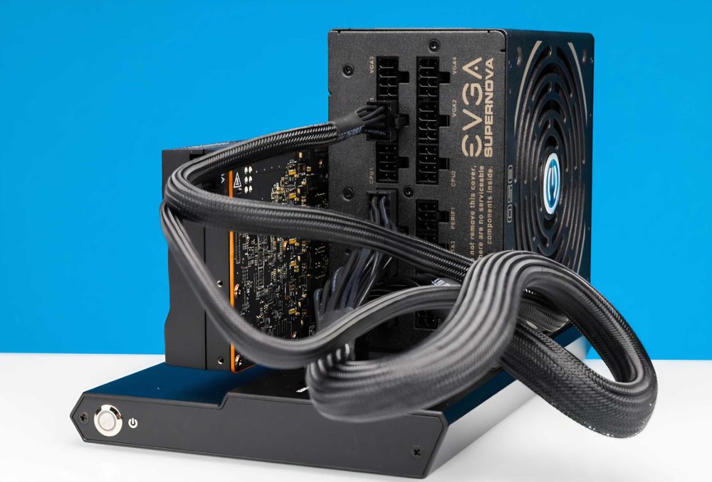 Dock MINISFORUM DEG1 eGPU Graphics Docking Station - sigilat