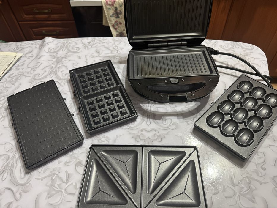 Прибор для выпечки Polaris.