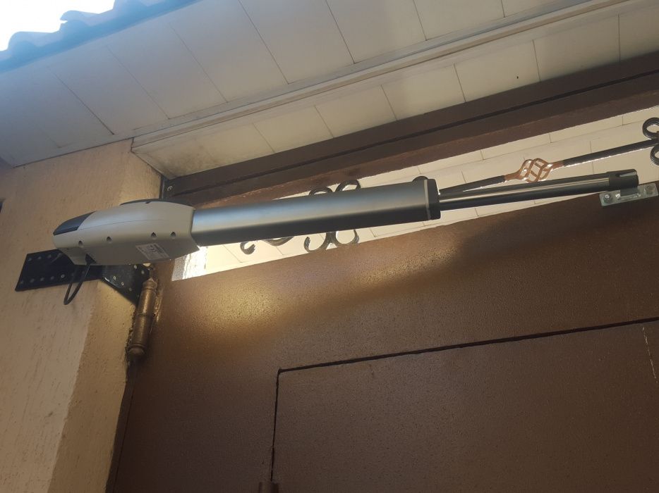 Автоматика для Распашных Ворот.2суток без света 3 пульта.