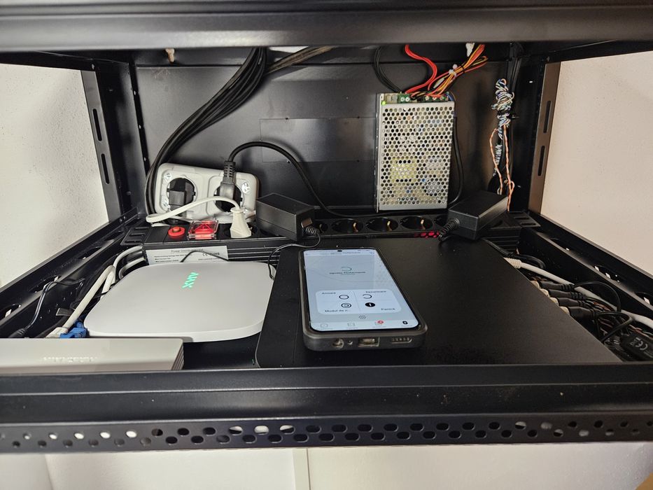 Instalez Sisteme de Securitate Camere Video si Alarme