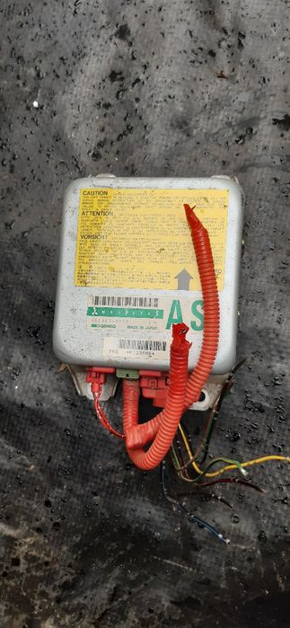 Задна врата багажник свсичко по нея чистачка с моторче.главини с нови