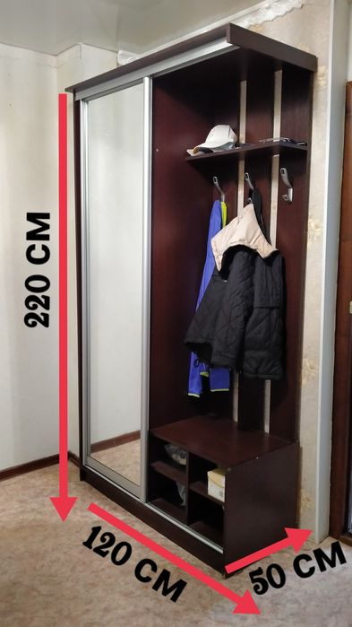 Мебель для прихожей с зеркалом