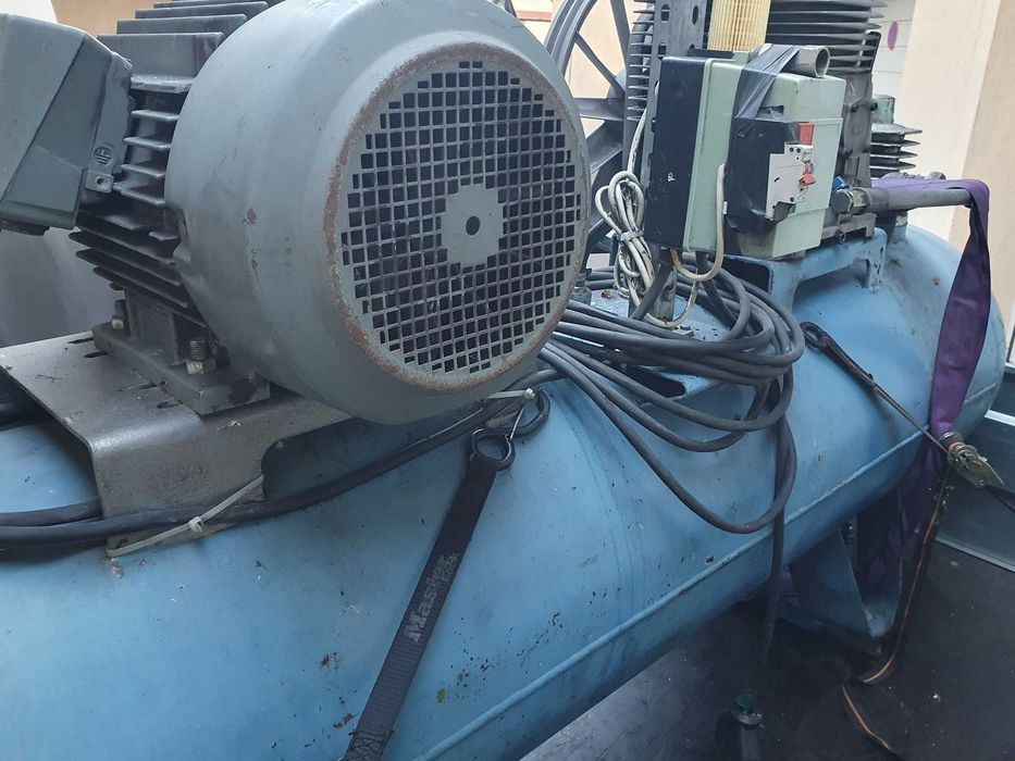 Въздушен компресор 400V с ABAC B7000 глава