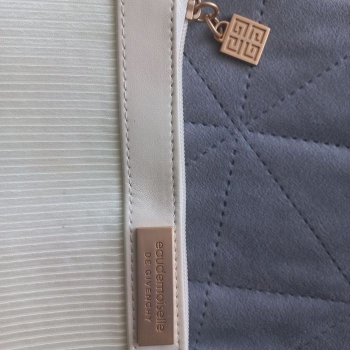 GIVENCHY мини чантички