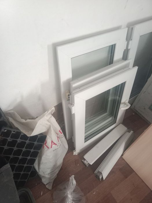 Пластиковый форточка