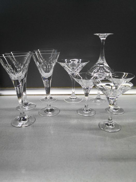 Кристални чаши и купи, свещник