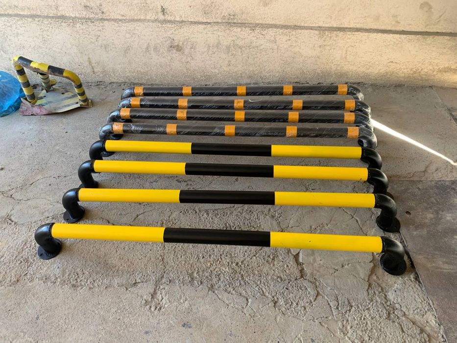 Парковочный барьер. Антипаркинг колесоотбойник шлагбаум для стоянка