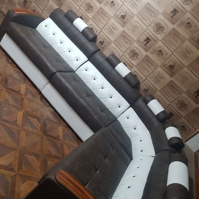 Devan kreslo sotiladi