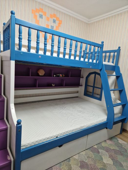 Детская двухъярусная кровать