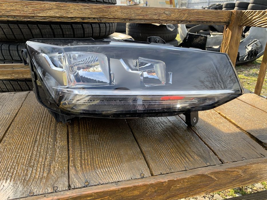 Фар Ауди КЮ 2/ Audi Q2