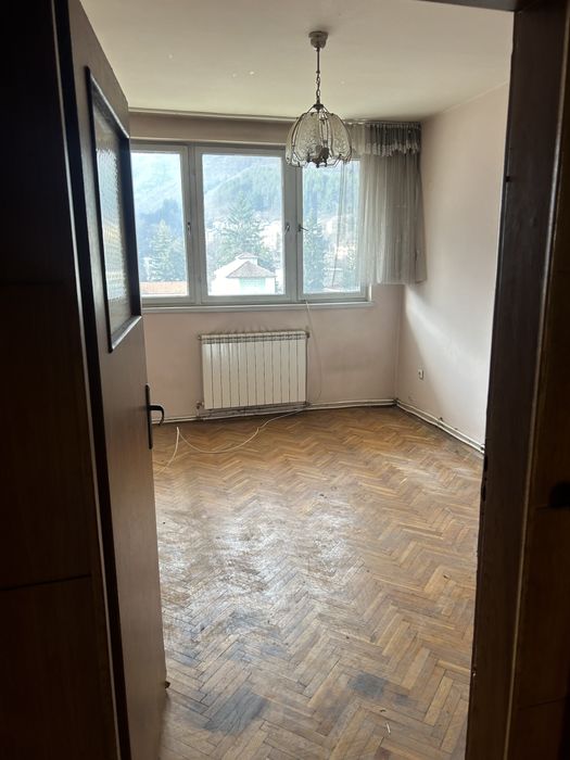 Продава се Четиристаен апартамент в Тетевен - 101 кв.м за 601 €/кв.м - Снимка #3