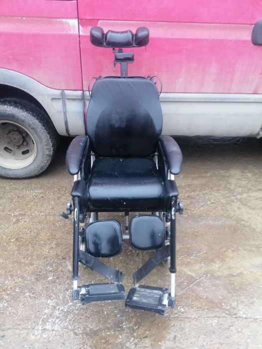 Carucior persoane cu dizabilitati stil fotoliu roti 28.