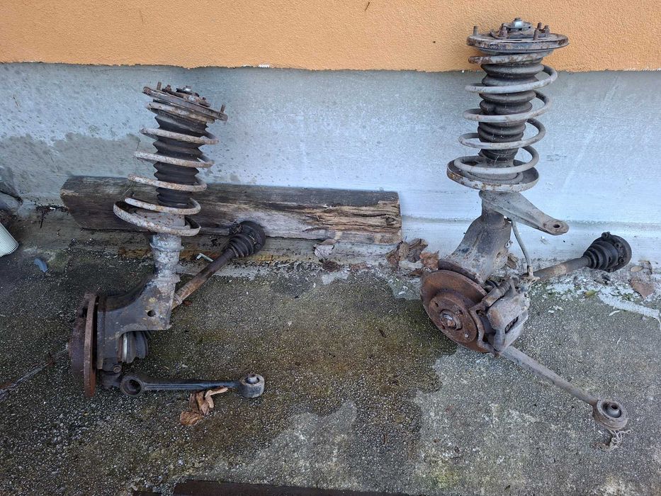 Audi 100 C3 1985гМалко части