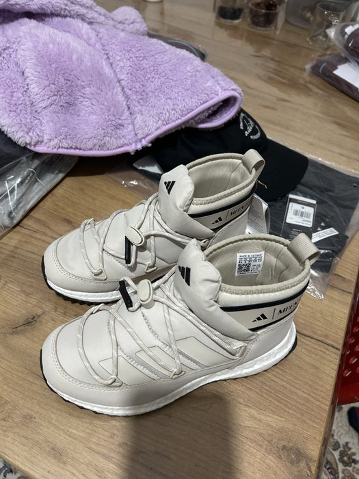 Кроссовки Адидас