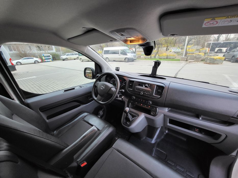 Opel vivaro 2022 frigorific Citroen jumpy Peugeot expert Toyota proace ...