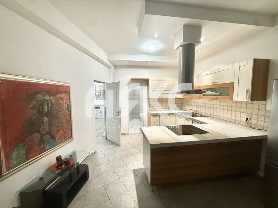 Дава се под наем Двустаен апартамент в София, Център - 80 кв.м за 797.64 € - Снимка #1