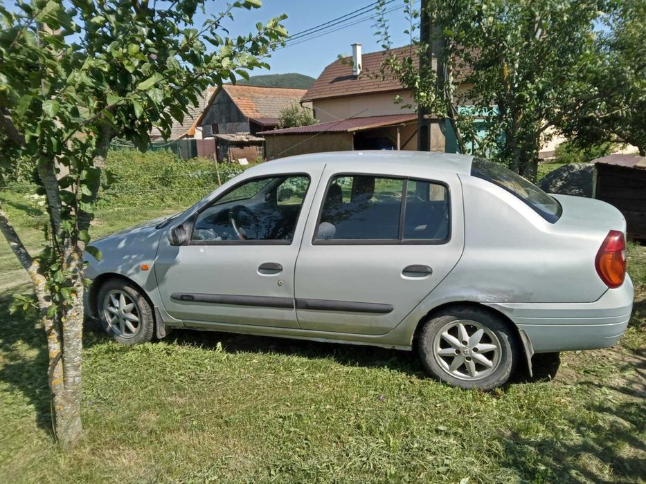 Renault Clio Symbol 2001