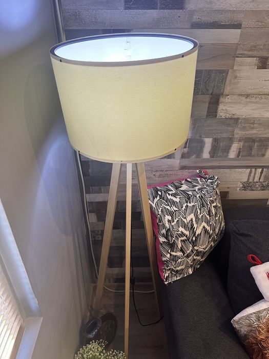 Продавам АРТ осветление-полилей,нощна лампа и осветление за спалня