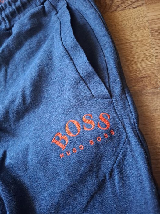 BOSS мъжко долнище  L размер.