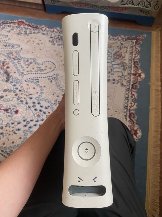 XBOX 360  продам приставку