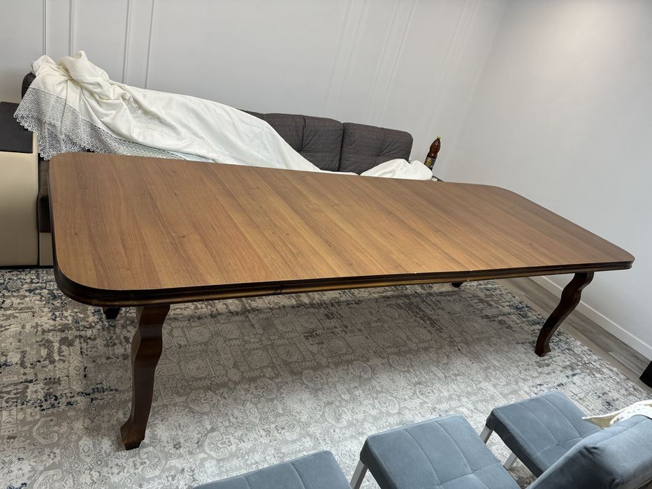 Продается стол в отличном состоянии