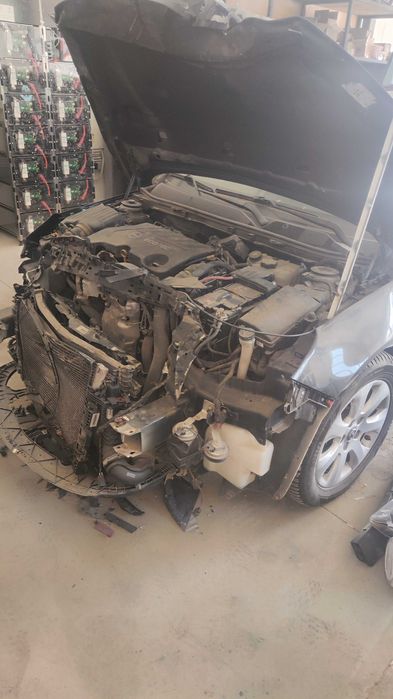 Опел Insignia CDTI 4x4 - блъсната отпред за части