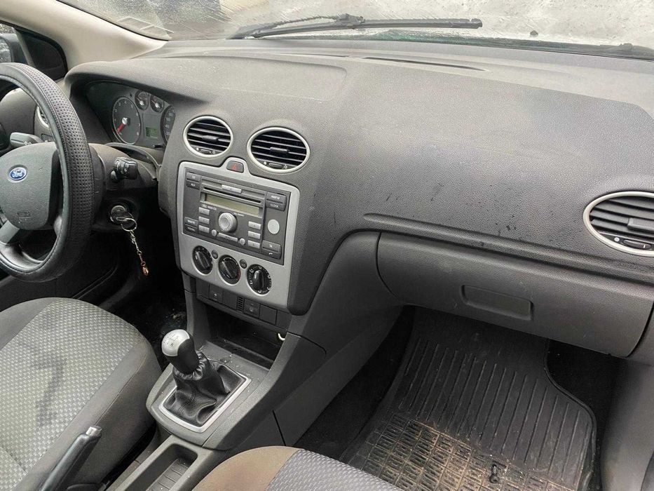 dezmembrez ford focus MK2 , 1.8i/bara fata focus 2/faruri focus 2
