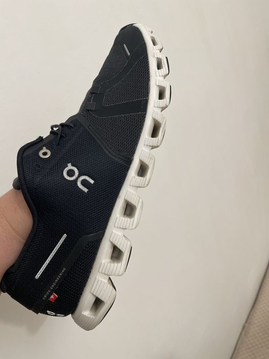 On cloud pret 210 lei conditii bune