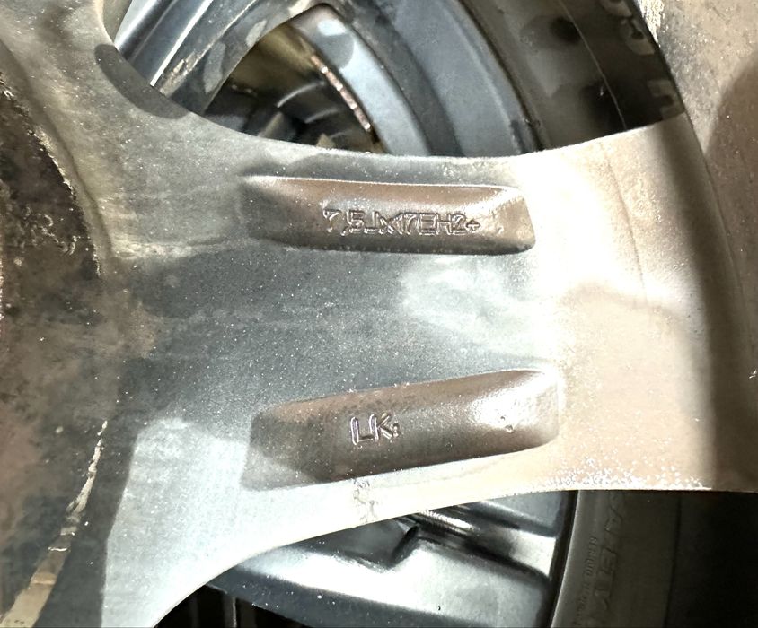 Джанти 17 VW AUDI 5х112 центр. отвор66.6, 7.5J, с гуми 235/55