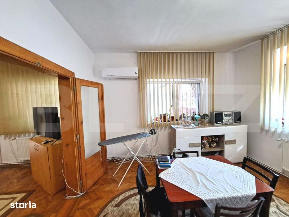 Casa spatioasa cu livada, teren de 1.690 mp si panouri fotovoltaic,  S