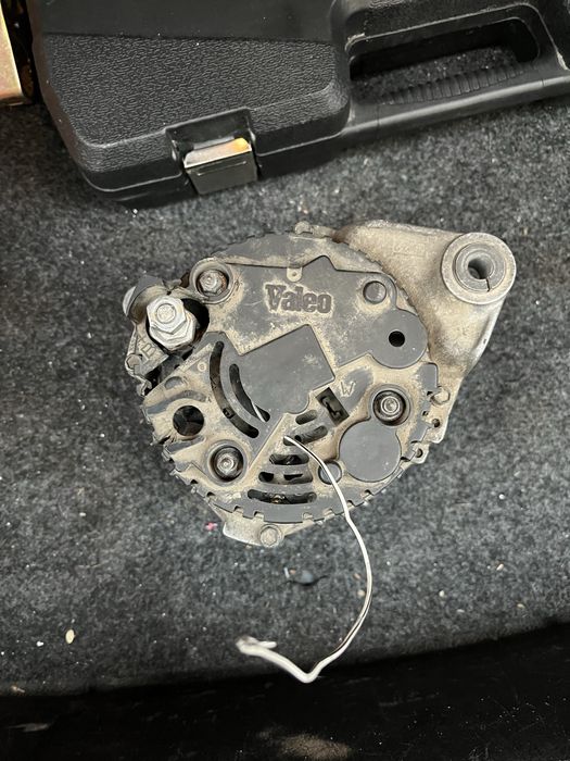 Продам генератор на passat