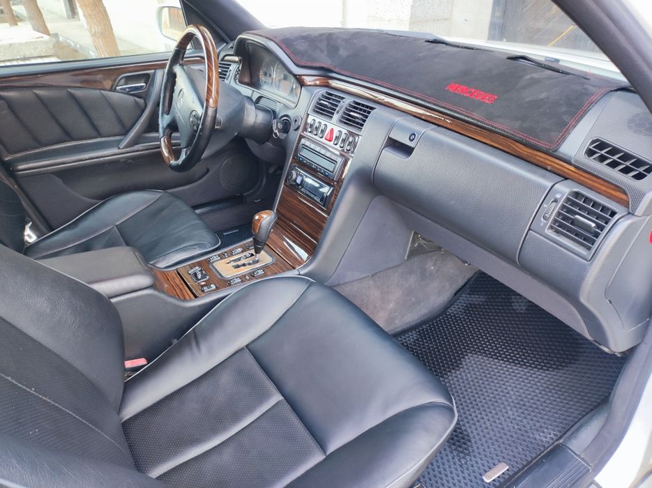 Мерседес бенс 210