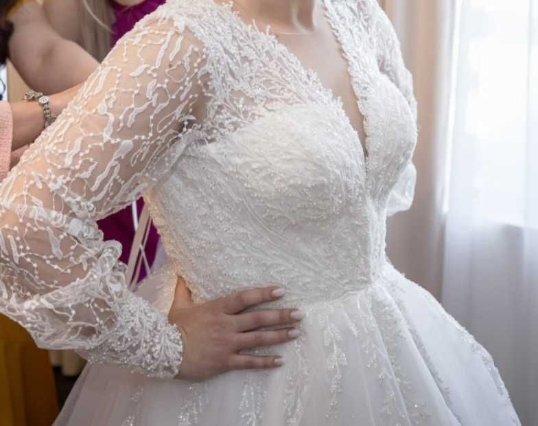 Vand rochie mireasa model unicat