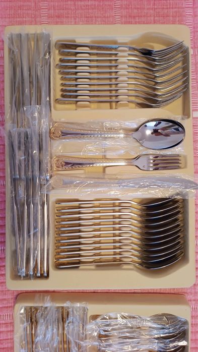 Set tacamuri din inox 72 piese gold,cutie depozitare