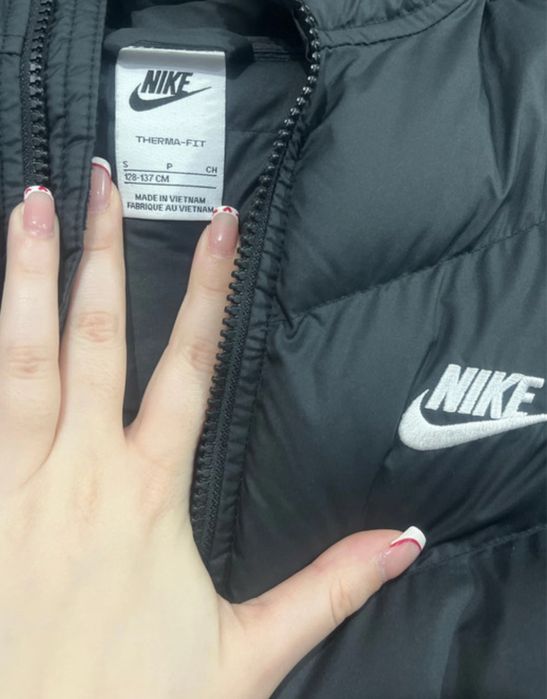 geaca nike therma fit pret negociabil