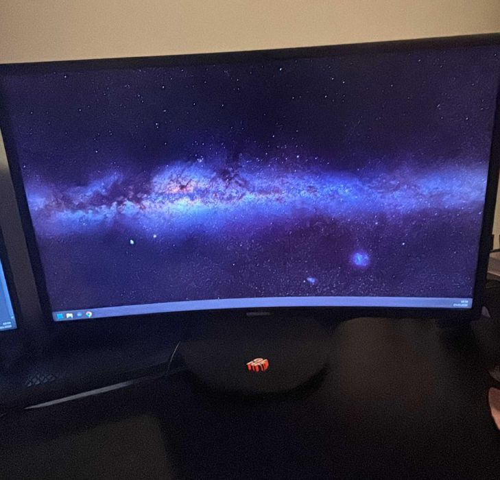 VAND Monitor LED Samsung Gaming Quantum Dot Curbat 27 inch 144hz 1080p